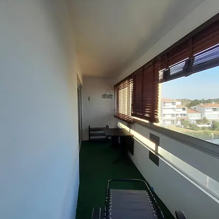 T2 Renove Avec Loggia, Proche Et Pistes Cyclables A - Fr-1-324a-57